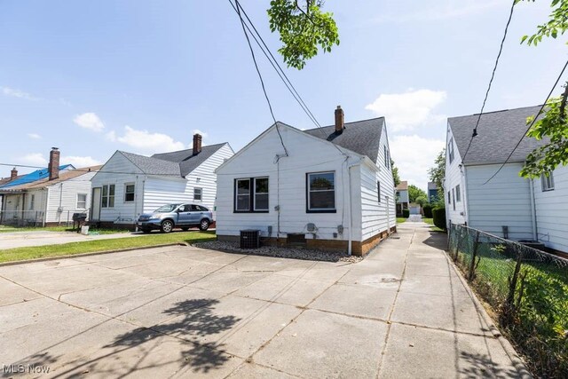 4033 Stonehaven Rd, South Euclid, OH 44121 - view of front of house with a chimney