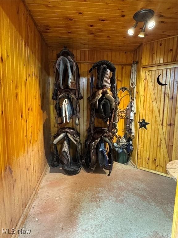 10097 March Rd NE, East Rochester, OH 44625 - view of horse barn