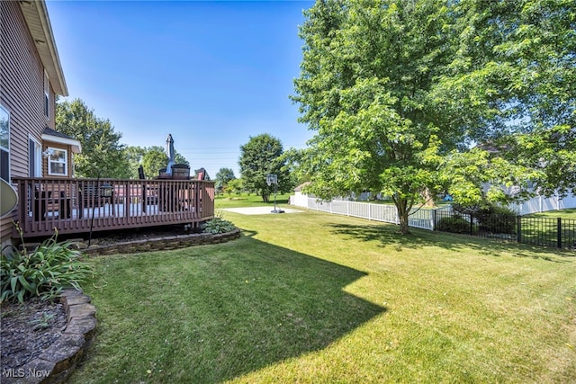 567 Westminster Cir, Akron, OH 44319 - view of yard with a deck