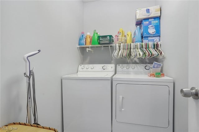47688 Tomahawk Dr, Negley, OH 44441 - laundry room featuring separate washer and dryer