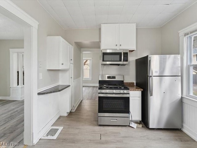 3619 Poe Ave, Cleveland, OH 44109 - photo 7