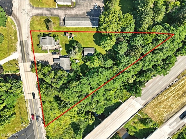 8505 Olde 8 Rd, Northfield Center, OH 44067 - aerial view of property and surrounding area featuring property boundaries highlighted