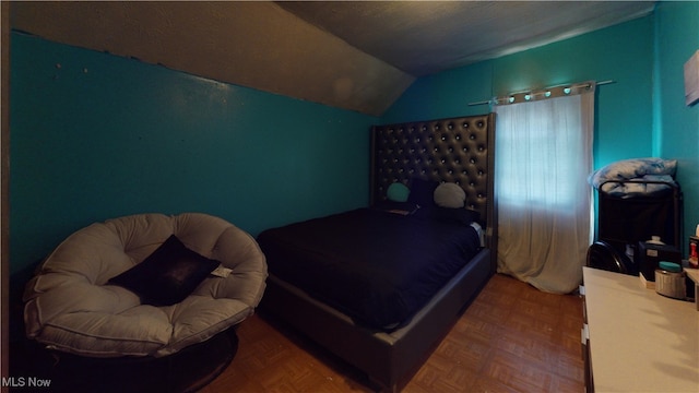 2027 Lexington Ave, Lorain, OH 44052 - bedroom featuring vaulted ceiling