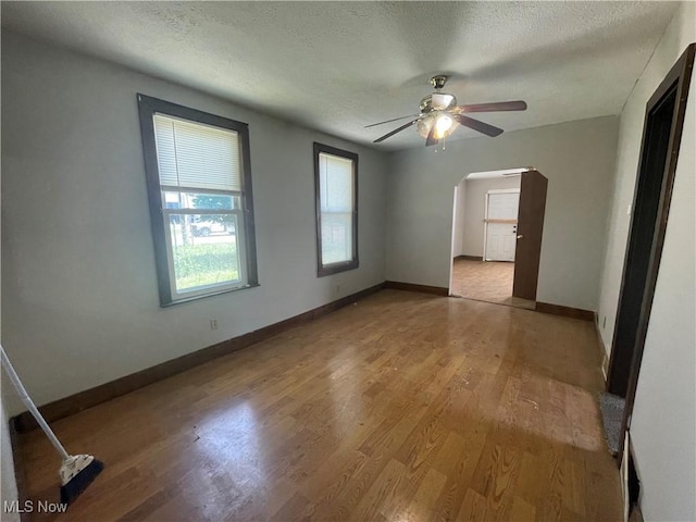 3220 E 48th St, Cleveland, OH 44127 - photo 8