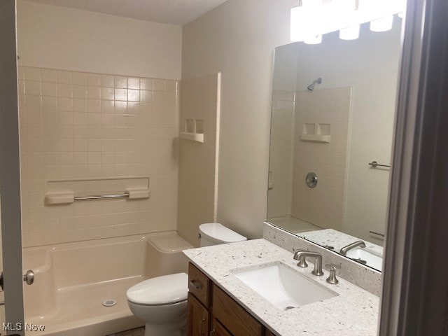 205 S Aspen Unit 4, Warren, OH 44484 - full bath with a shower and vanity