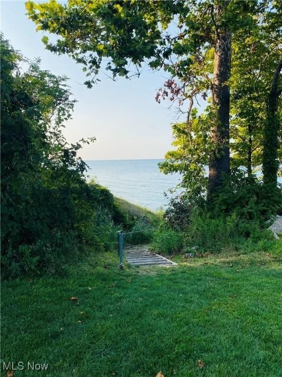 6265 Thunderbird Dr, Mentor, OH 44060 - water view