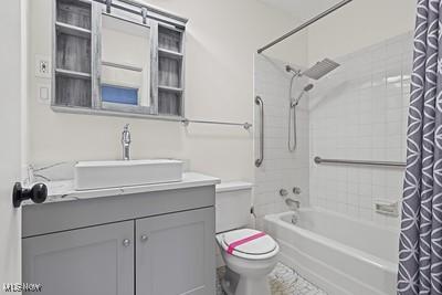 6265 Thunderbird Dr, Mentor, OH 44060 - bathroom featuring shower / tub combo and vanity