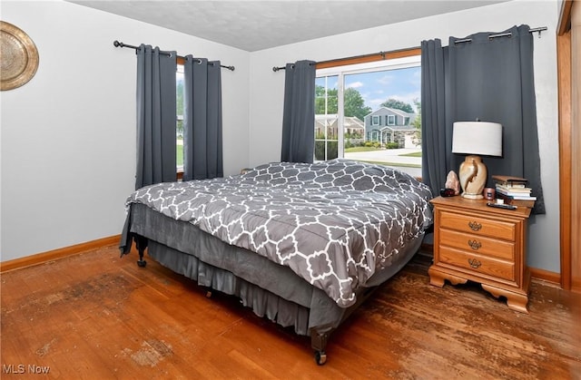 120 N Middle St, Columbiana, OH 44408 - bedroom with wood finished floors and baseboards