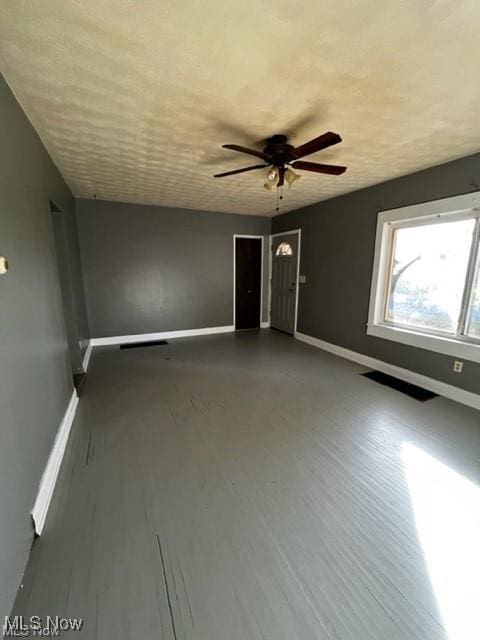 1530 Vernon Ave NW, Warren, OH 44483 - photo 3