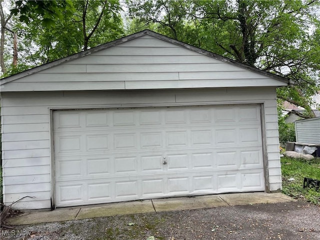 912 Yellowstone Rd, Cleveland Heights, OH 44121 - photo 7