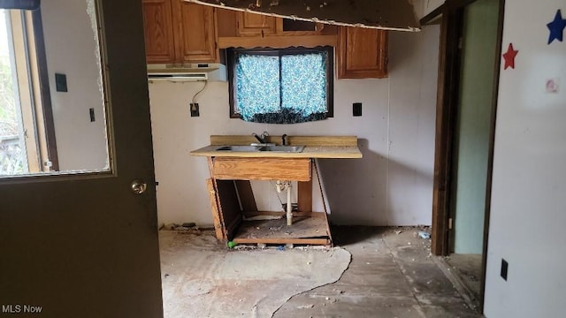 1332 Sunnyside St, East Liverpool, OH 43920 - kitchen with brown cabinetry