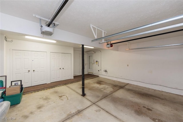 373 Chesapeake Cv, Painesville, OH 44077 - garage with a garage door opener