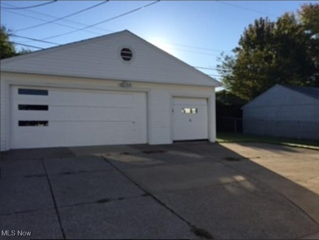 458 Westview Rd, Bedford, OH 44146 - photo 2