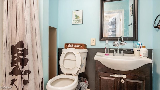 576 N Main St, Utica, OH 43080 - full bath with vanity and toilet