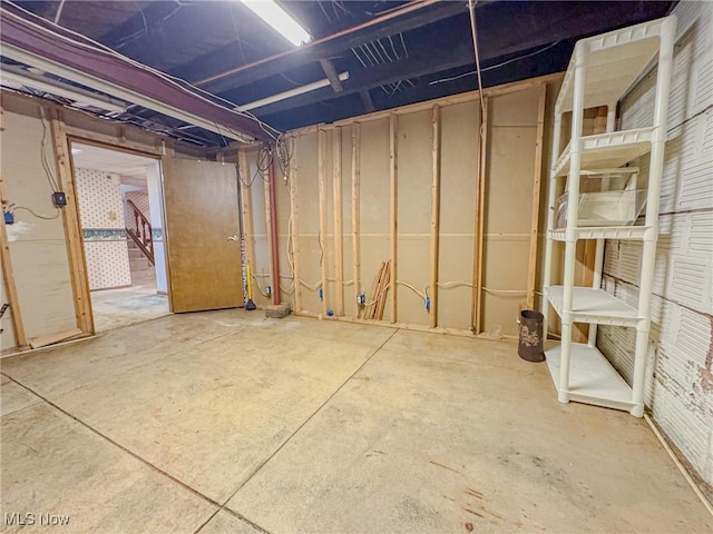 1120 N 5th St, Toronto, OH 43964 - unfinished below grade area with stairway