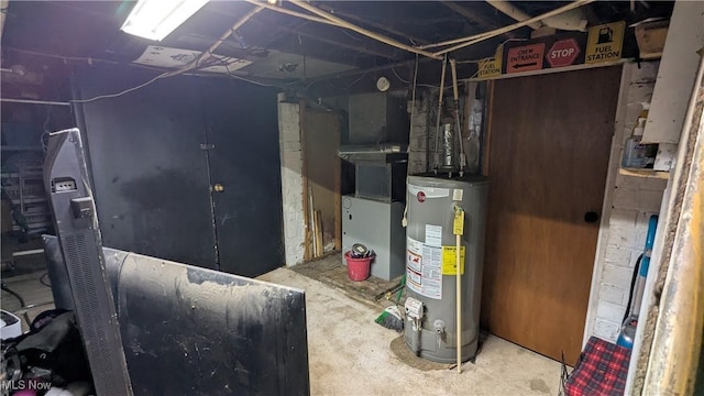 1549 Quimby Ave SW, Canton, OH 44706 - utility room with gas water heater