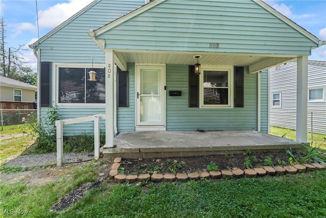 302 Bender Ave, Akron, OH 44312 - bungalow-style home featuring a porch