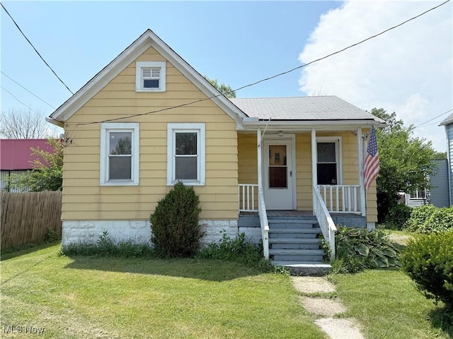 5048 Grove Ave, Lorain, OH 44055 - bungalow-style home with a porch