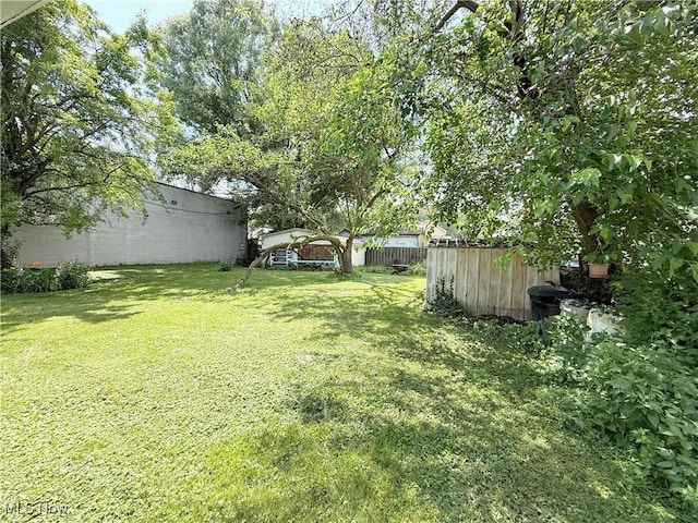 5048 Grove Ave, Lorain, OH 44055 - view of yard with a shed