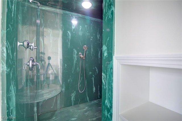 181 Seminary St, Berea, OH 44017 - bathroom with a marble finish shower