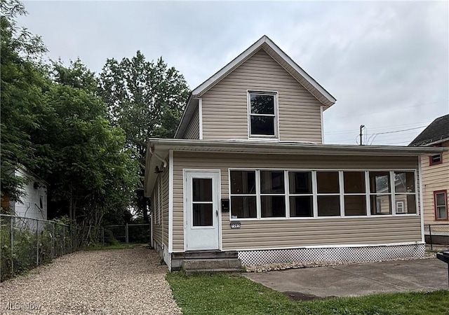 1063 Raymond St, Akron, OH 44307 - view of front facade featuring entry steps