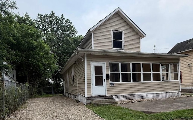 1063 Raymond St, Akron, OH 44307 - view of front of house featuring entry steps