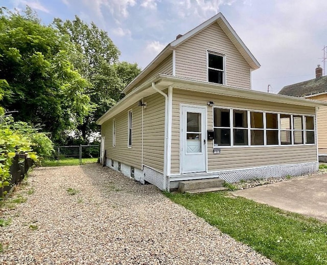 1063 Raymond St, Akron, OH 44307 - photo 1