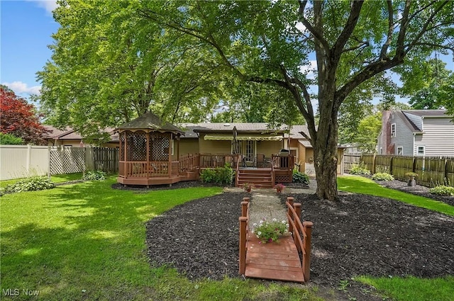 2970 Meadow Ln, Youngstown, OH 44511 - back of house featuring a fenced backyard and a deck