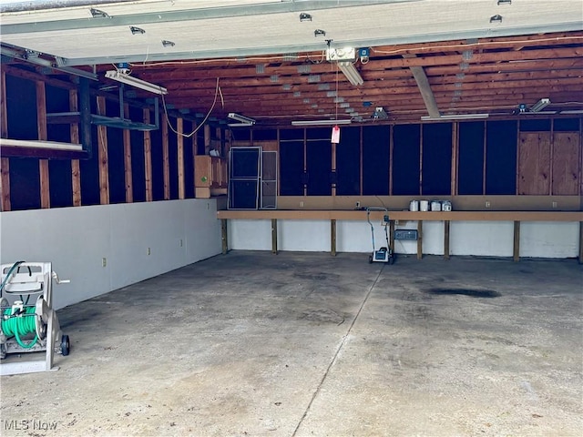 1104 Kenmore Ave SE, Warren, OH 44484 - view of garage