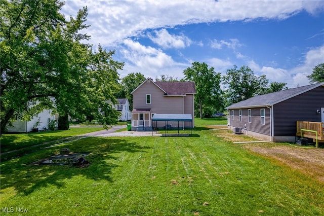 1014 Noble St E, Alliance, OH 44601 - back of property featuring a lawn