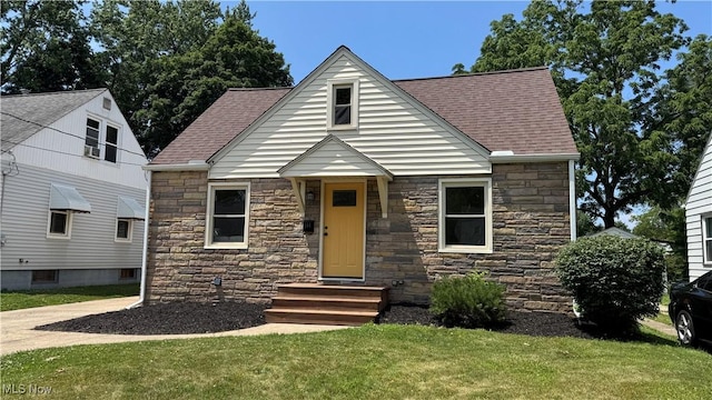 144 Carroll Ave, Painesville, OH 44077 - photo 1