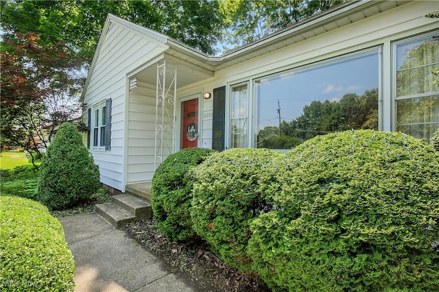 8298 Walter St NW, Massillon, OH 44646 - entrance to property