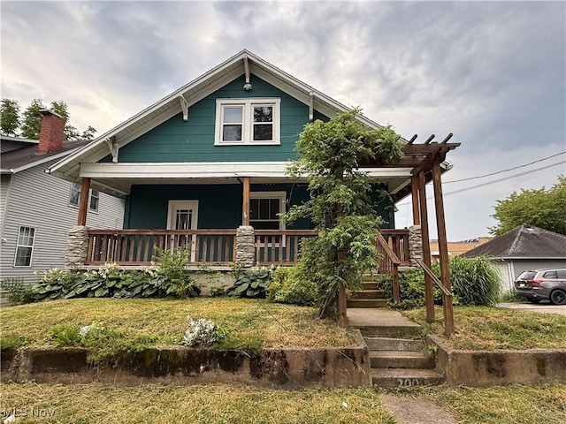 2000 16th St, Parkersburg, WV 26101 - view of front of property featuring a porch and a front lawn