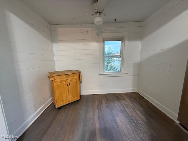 2000 16th St, Parkersburg, WV 26101 - empty room with dark wood-style flooring and a ceiling fan