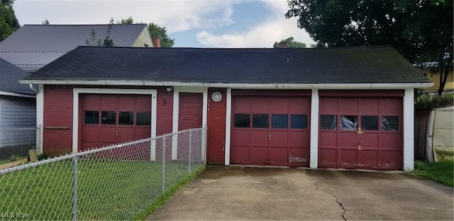 340 E Chestnut St, Lisbon, OH 44432 - view of detached garage