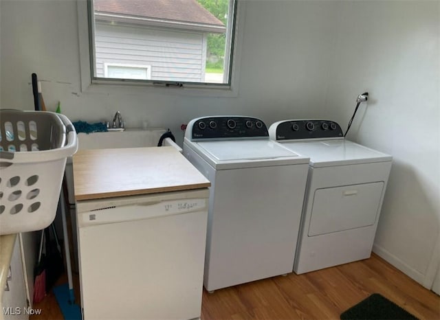 3590 Allendale Ave, Austintown, OH 44511 - laundry room featuring washer and dryer and wood finished floors