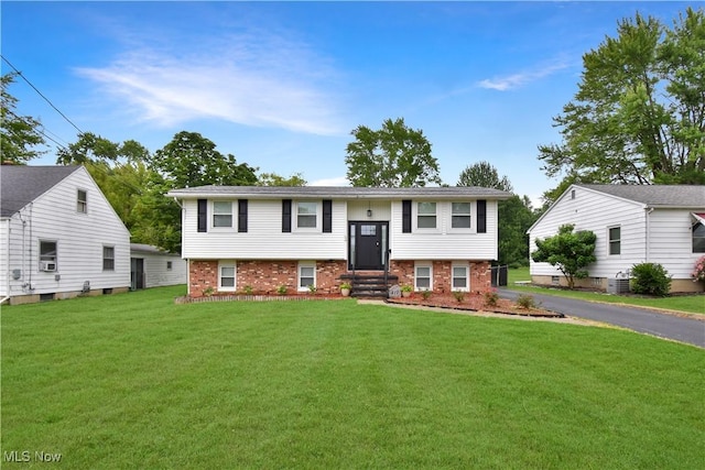 417 Centennial St, Geneva, OH 44041 - photo 1