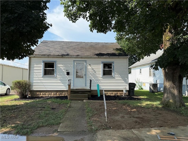 218 Vine St, Coshocton, OH 43812 - view of front of property featuring entry steps