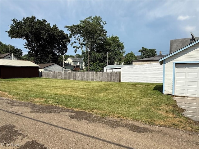 218 Vine St, Coshocton, OH 43812 - view of yard