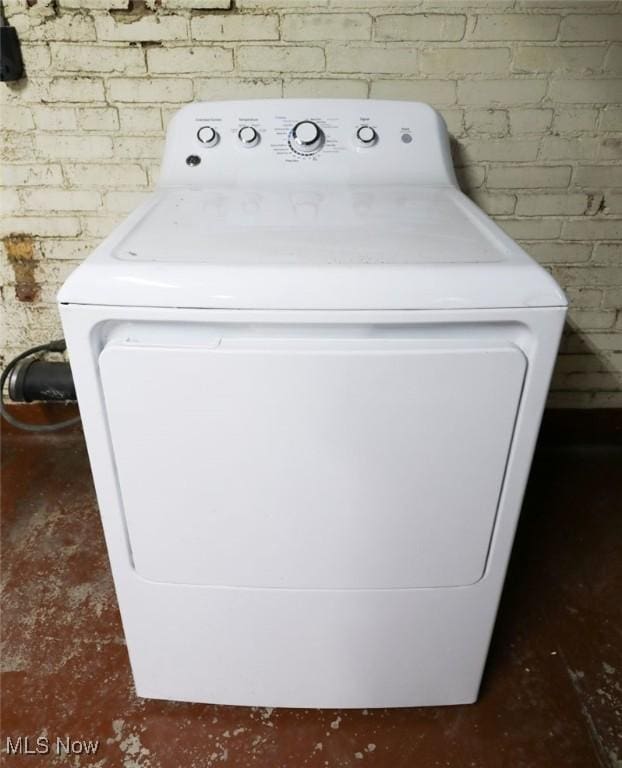 525 Riverside Ave, Wellsville, OH 43968 - washroom featuring washer / dryer