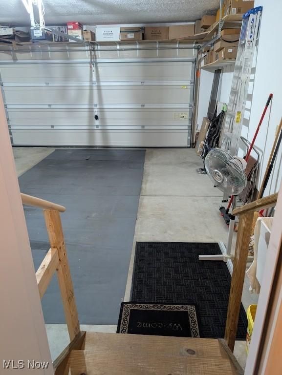 209 Potters Cir, Girard, OH 44420 - view of garage