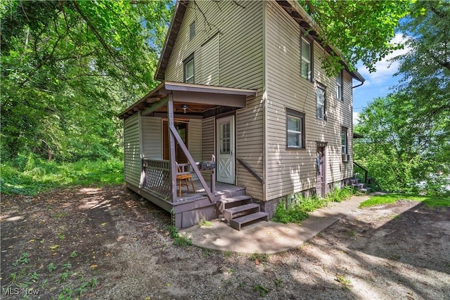677 Sharon St, Akron, OH 44314 - view of front of home