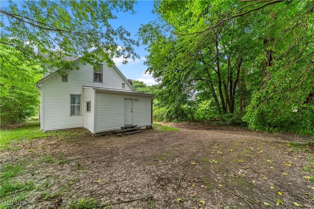 364 Campbell St, Akron, OH 44307 - rear view of house featuring entry steps