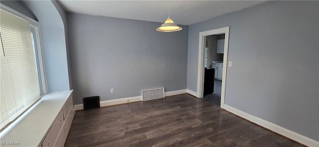 914 Dan St, Akron, OH 44310 - unfurnished room featuring dark wood-style floors and baseboards
