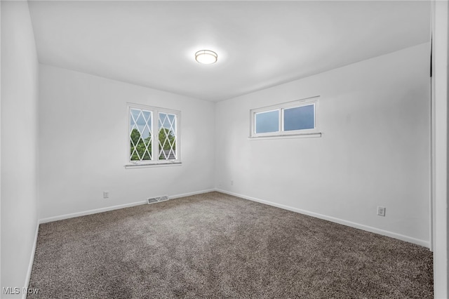 2162 Daniels Ave, Akron, OH 44312 - unfurnished room with carpet and baseboards