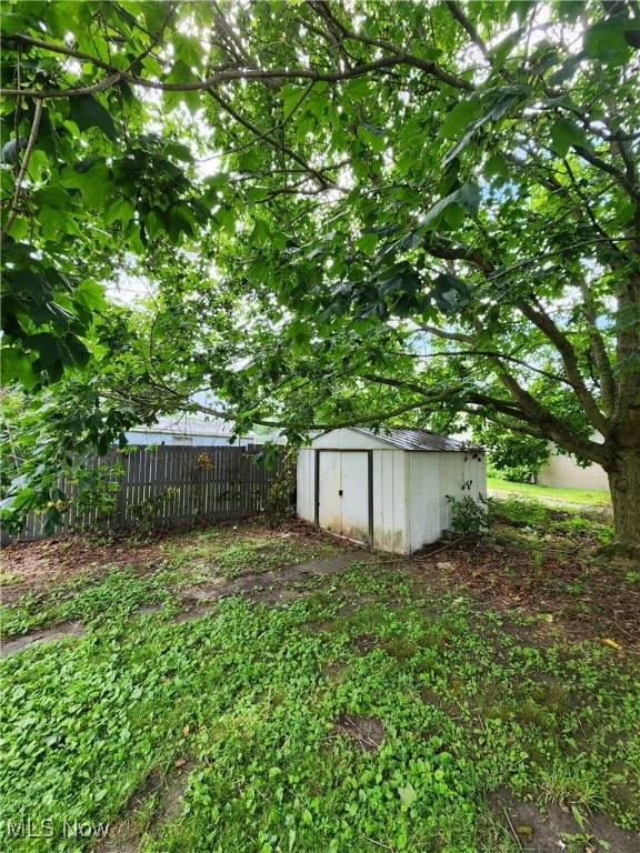 600 Orchard Ave, Cambridge, OH 43725 - view of yard with a shed