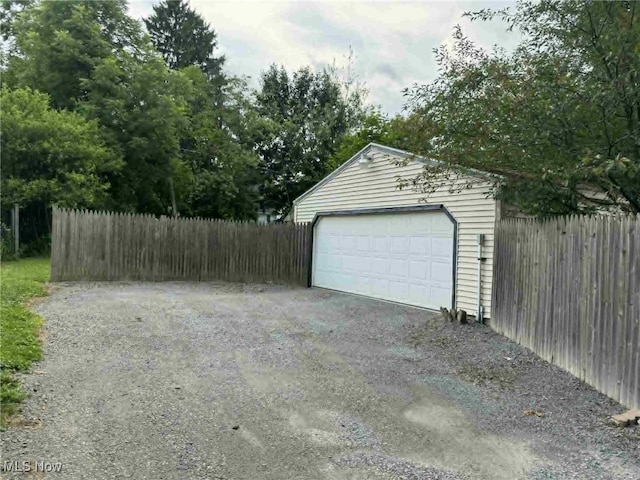 675 E 8th St, Salem, OH 44460 - view of detached garage