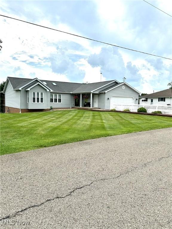 2865 Mcfarland Dr, Zanesville, OH 43701 - photo 1