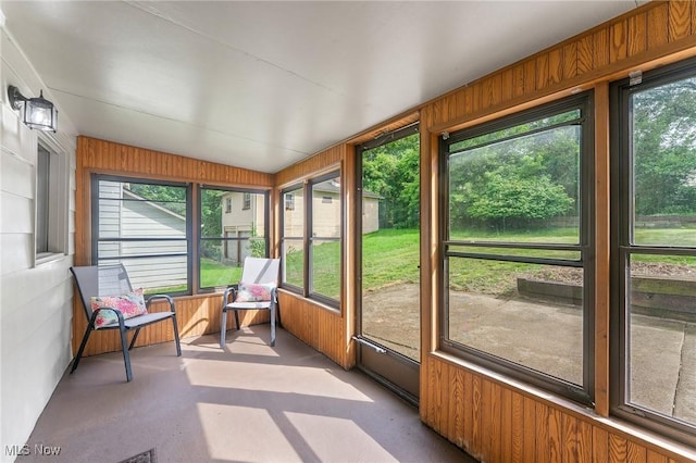 160 State St, Struthers, OH 44471 - sunroom / solarium with plenty of natural light and lofted ceiling