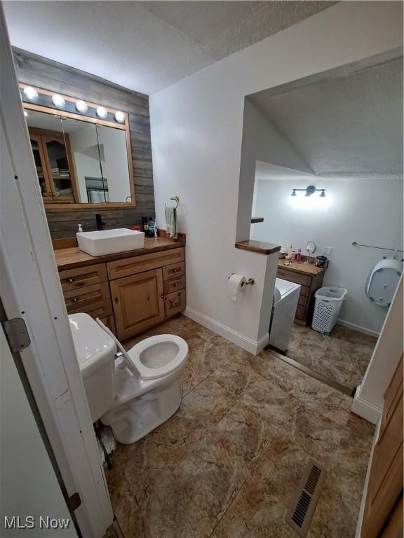 4016 State Route 7, Burghill, OH 44404 - bathroom with toilet and vanity